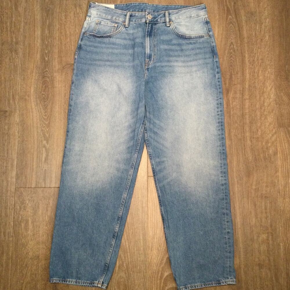 H&M Loose Ample Fit men’s W36/29 Hemmed Light wash Jeans